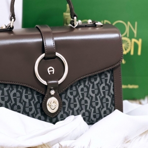 Aigner handbag - Image 2