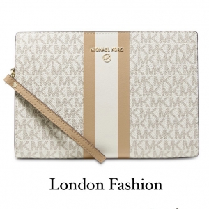 Micheal kors pouch