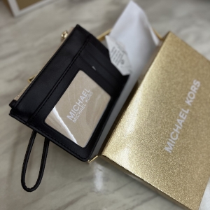 Micheal kors card holder - Image 2