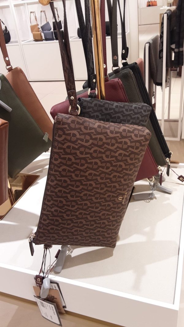 Aigner pouch - Image 4